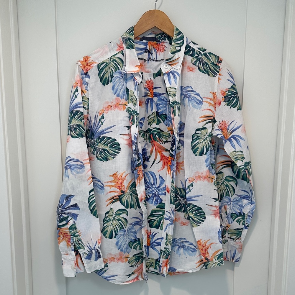 Tommy Bahama long sleeve 100%linen blouse size S/P.